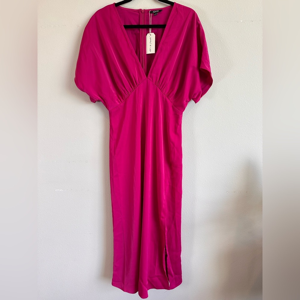 ADOR Pink Midi Dress with Plunge Neckline and‎ leg Slit